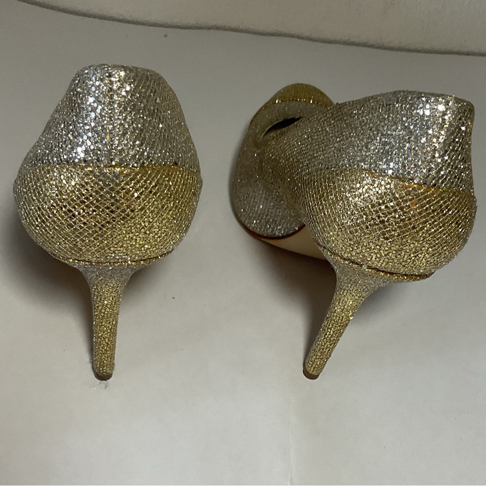 Michael Kors Sinclair‎ Gold Silver Pump Cap Toe - Size 8M Women's Shoes - Picture 15 of 16